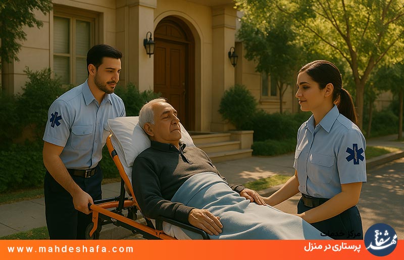 آماده‌سازی-بیمار-برای-انتقال-به-بیمارستان-با-آمبولانس-ویژه