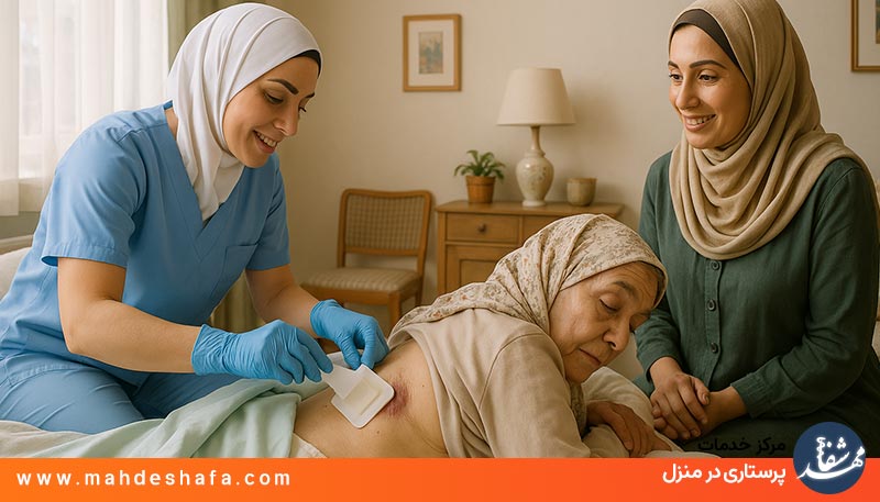 پانسمان-استریل-زخم-عمیق-توسط-پرستار-خانم-در-غرب-تهران